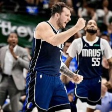 Fier du bleu et du blanc, le maillot des Mavericks pourra-t-il à nouveau briller sur la scène du championnat ?
